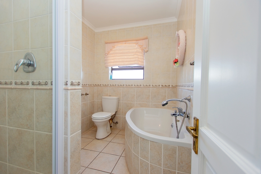 7 Bedroom Property for Sale in Myburgh Park Western Cape